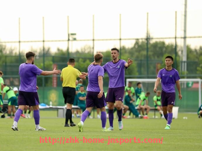 江南综合体育-英超球员接种新冠疫苗的现状与防疫措施介绍