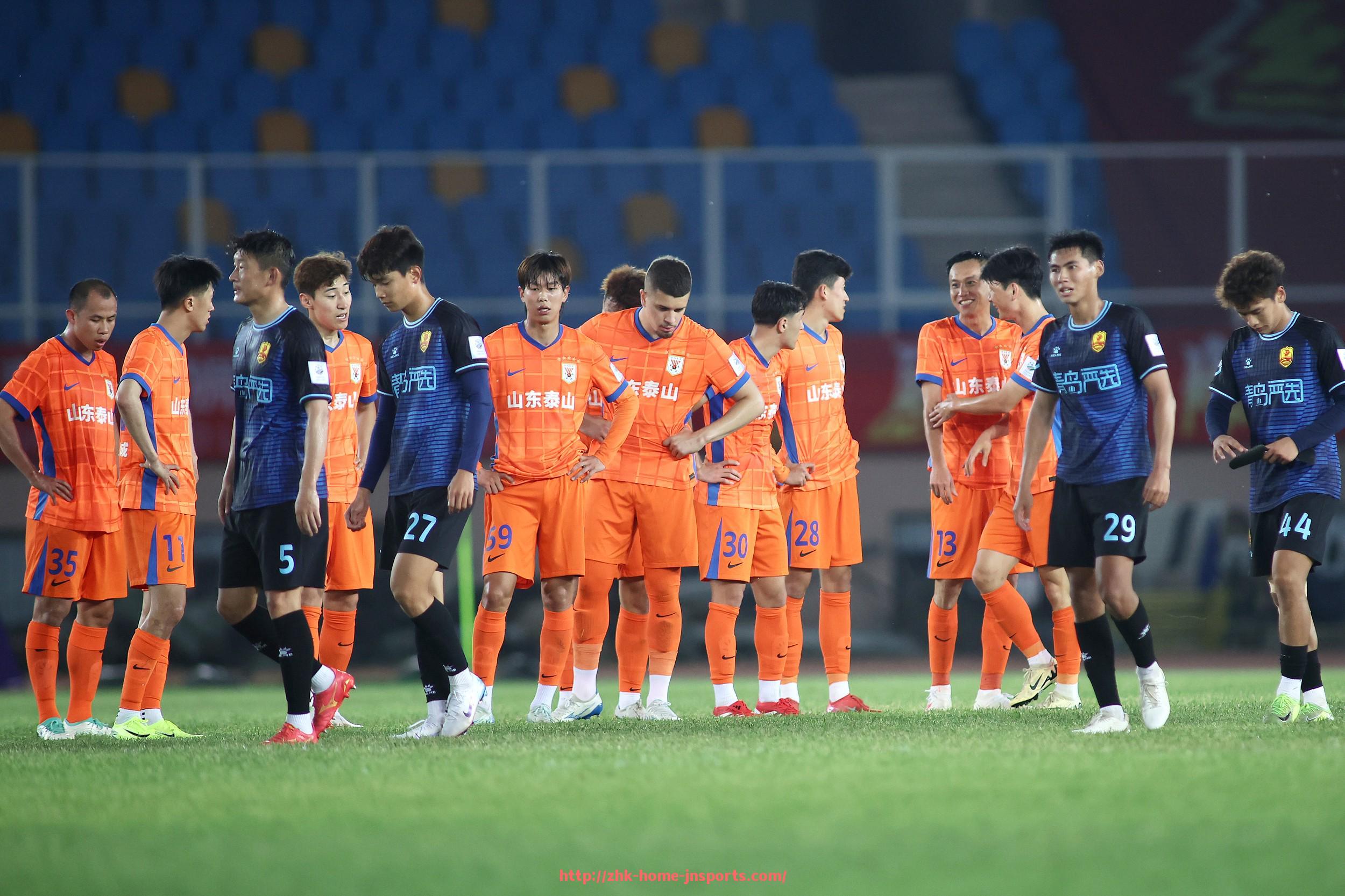 江南综合体育-世俱杯替补登场后引发红牌事件的球员行为与比赛转折研究